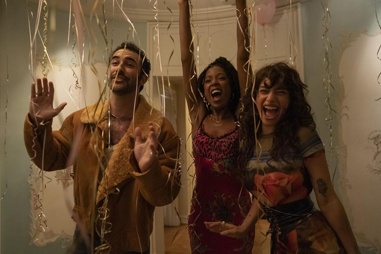 Смотреть все Сериалы жанра причудливая комедия